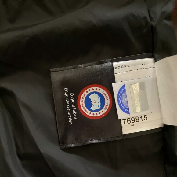 Canada goose coat - Picture 4 of 6